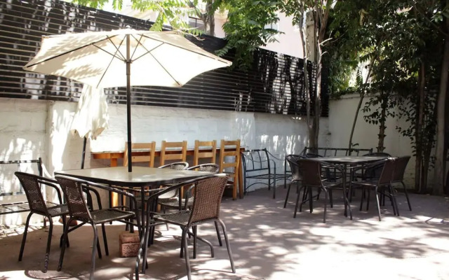 Casa y patio en mejor barrio de Santiago