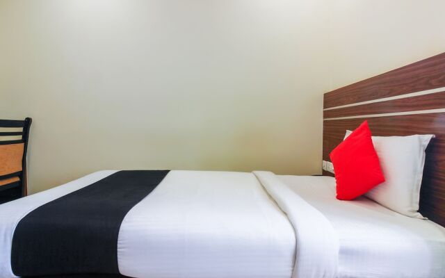 OYO 8941 Hotel Golden Leaves