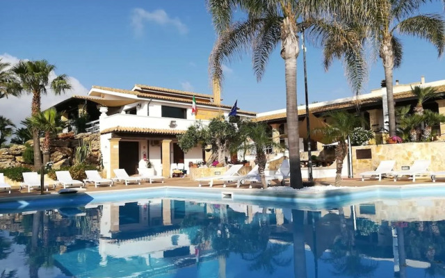 Villa Carlo Resort