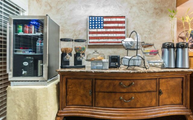 Travelodge by Wyndham Salina