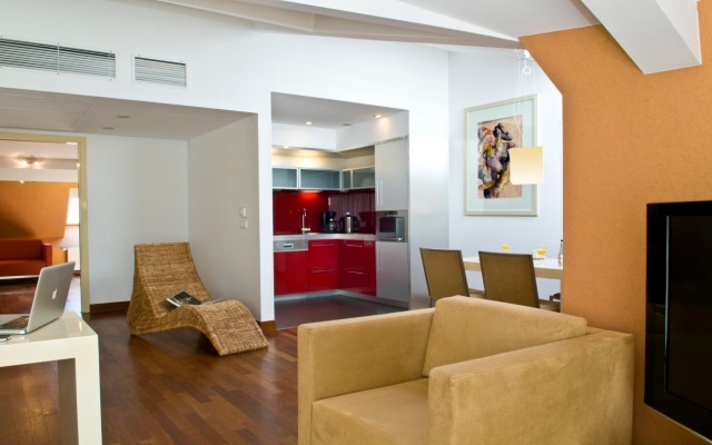 Mamaison Residence Diana