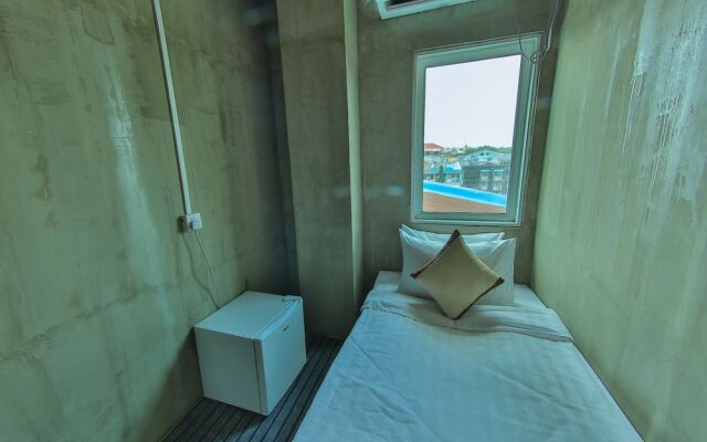 The Lodge Yangon Hostel