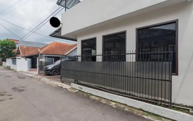 Jl. Gn. Gede No.22