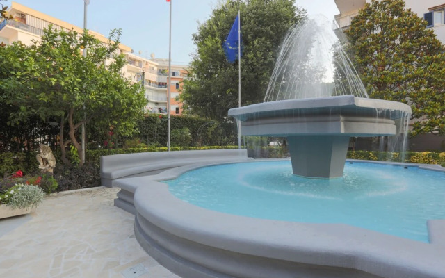 Modern Apartment with Terrace, Swimming Pool&Tennis