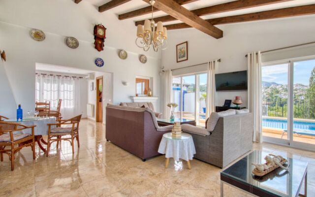 House Isabel Falcone