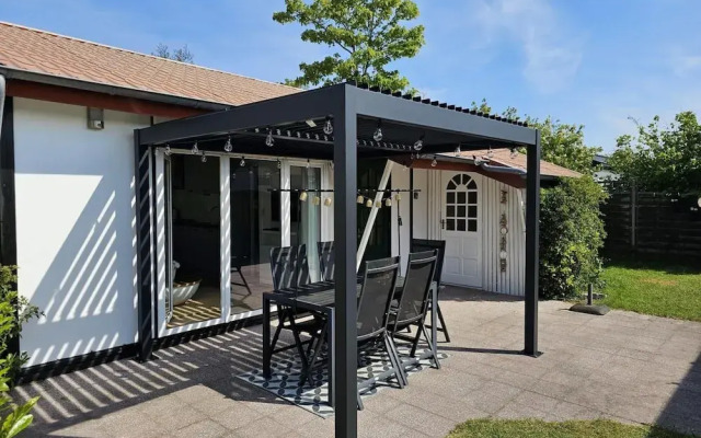Bungalow in Park With Fenced Garden