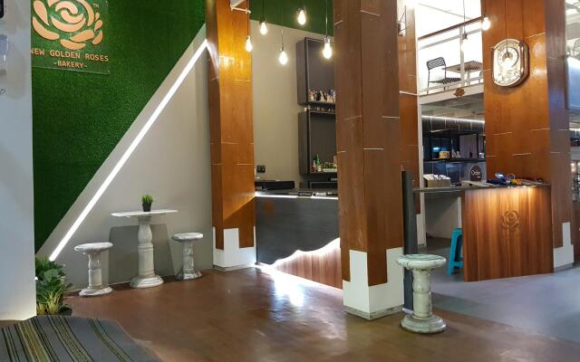 New Golden Clouds - Non Smoking Homestay