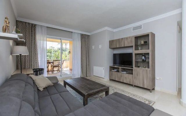 Perfect Location Between Golf and Beach
