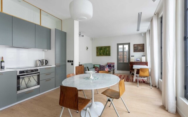 Designer Apartment In The Heart Of Paris