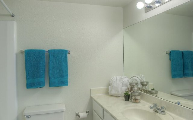 247-Fully Furnished 1BR Suite-Pet Friendly! by RedAwning