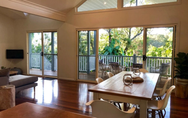 Your Coastal Treetop Escape