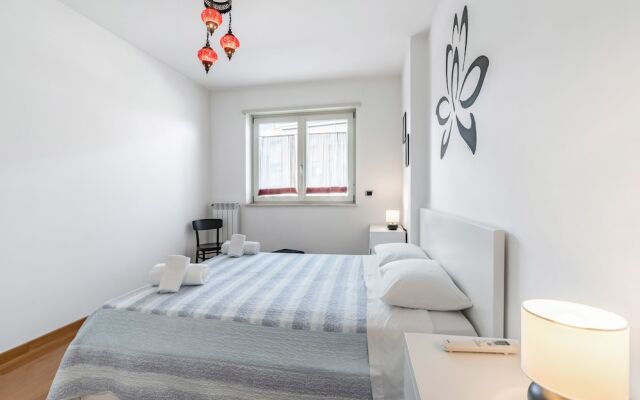 Portuense 107- Bright Flat