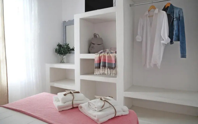 8 Keys Residence