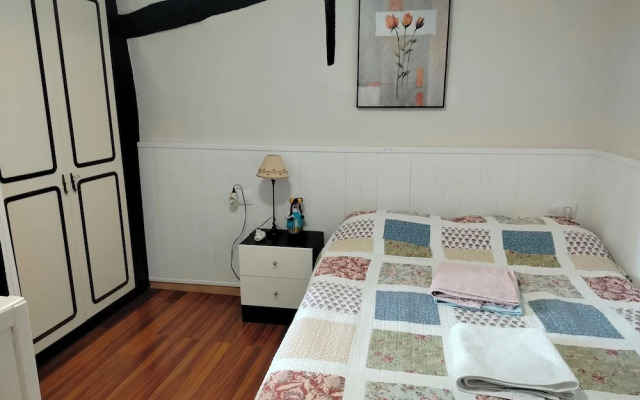 2bed Traditional Apt - Private Balcony - Fuenmayor