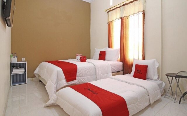 Greenhouse Exclusive Kost Tegalwaras by RedDoorz