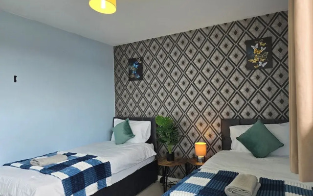 Retreat Private Rooftop 3 Bedroom Apartment