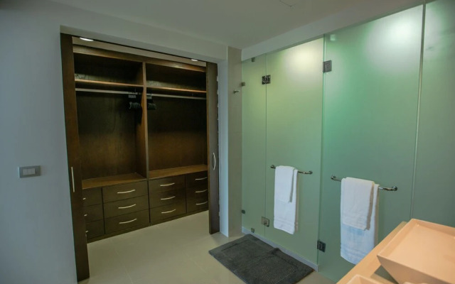 Casa Sky Penthouse Mareazul 2 Bedroom Condo by RedAwning