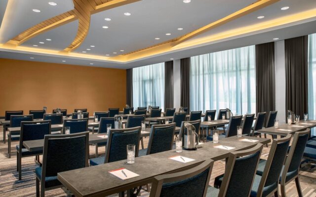 The Daytona, Autograph Collection