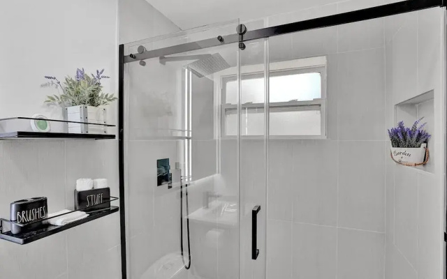 Charming Miami Getaway Near Beaches & Attractions