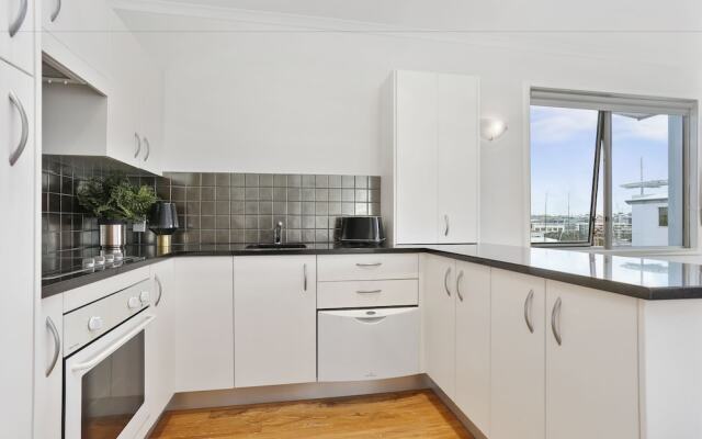 Newly Refurnished Stylish One Bedroom