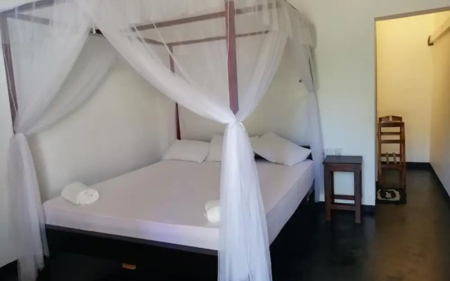 Sea shells Inn Arugambay