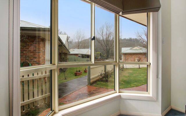 Valley View Townhouse - on the RAIL TRAIL