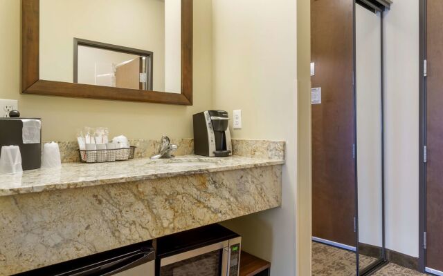 Best Western Plus Lacey Inn & Suites