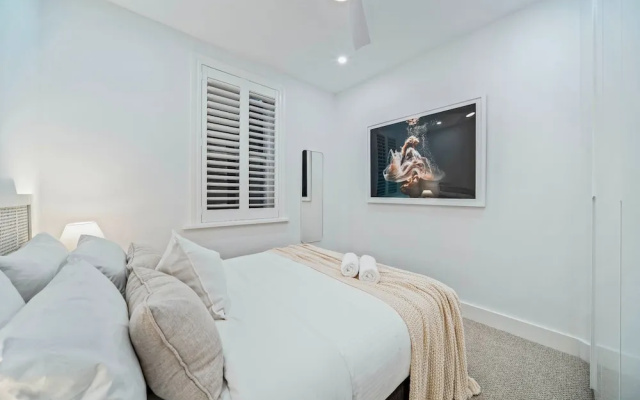 Coconut Apartment at Palm View Collective – Guest Rooms – Sydney
