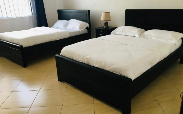 J&R - Lovely two bedroom apartment in Jinja.