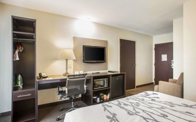 Quality Inn Kansas City International Airport