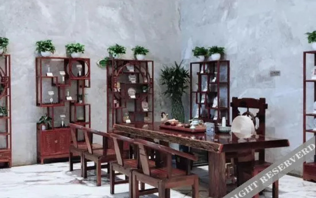 Vienna International Hotel (Wuhan Workers' Culture Palace Jiyuqiao Metro Station)