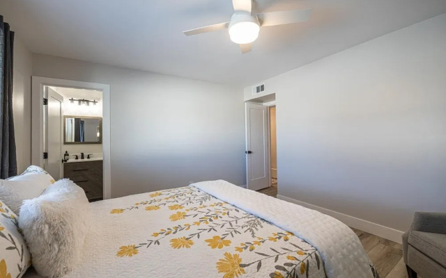 Open Floor Mesa Gable Vacation Home with Heated Pool by Redawning