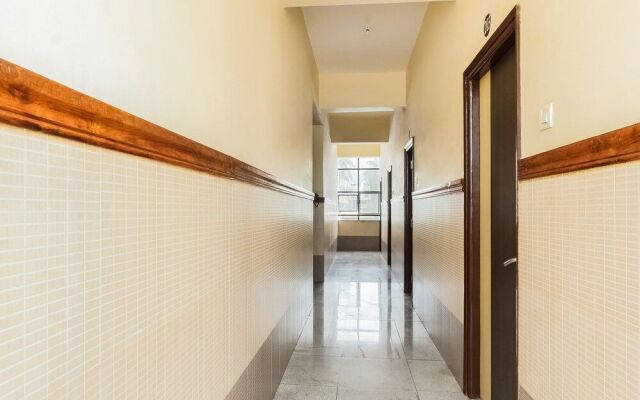 Spot on 49517 Hotel Hoysala Deluxe Lodging