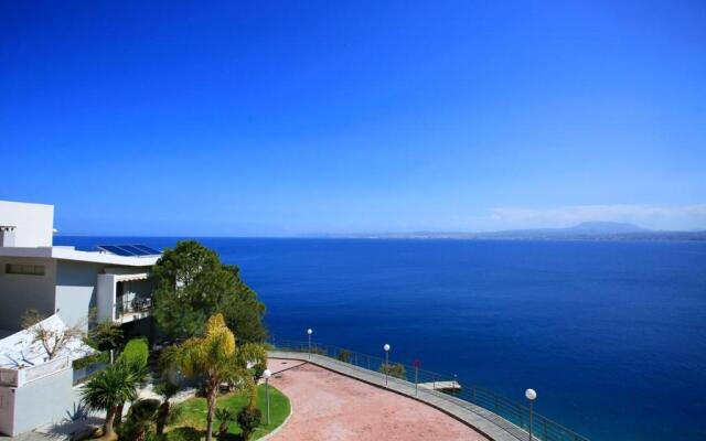 Seafront, 5star Home - 4min Walk To Private Beach