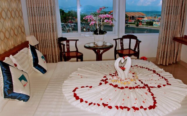 Pearl City Hotel
