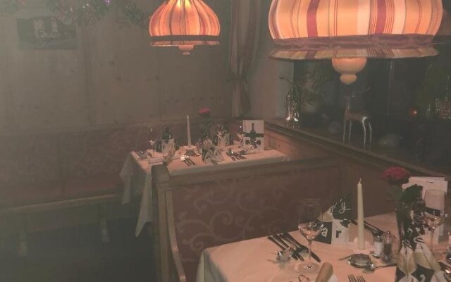 Boutique house happYellow