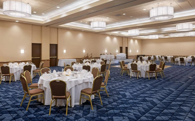 Courtyard by Marriott Baldwin Park