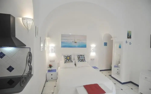 Art House in Amalfi Historical Center Near Beach