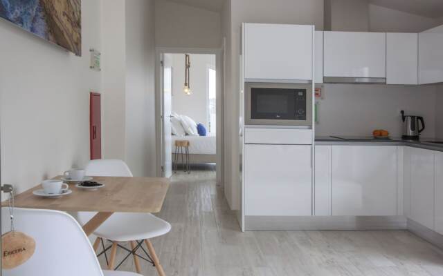 Hillside House Suites & Spa