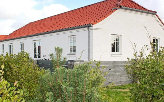 10 Person Holiday Home in Blavand-by Traum
