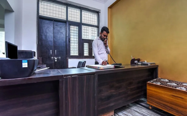 OYO 22321 Nitin Palace Guest House