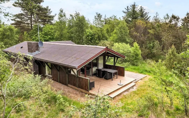 6 Person Holiday Home in Albaek
