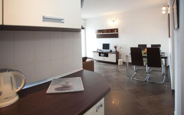Trstenik Beach Apartments