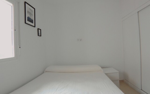 Apartamento interior cercano al parque Olof Palme AP7