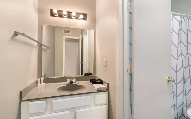 LSU Suite + Pool + Gym