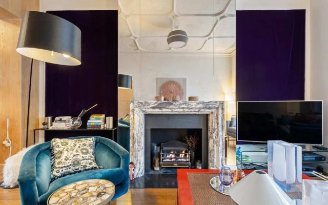 Spacious Designer 2 Bedroom Maisonette With Garden in Chelsea, London