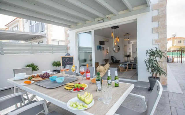 Ayia Thekla Seafront Villa Dagi