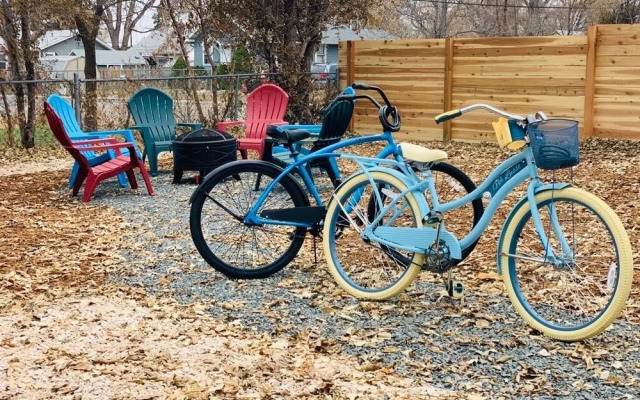 Stunning Bungalow next to UNC - Free Cruiser Bikes!