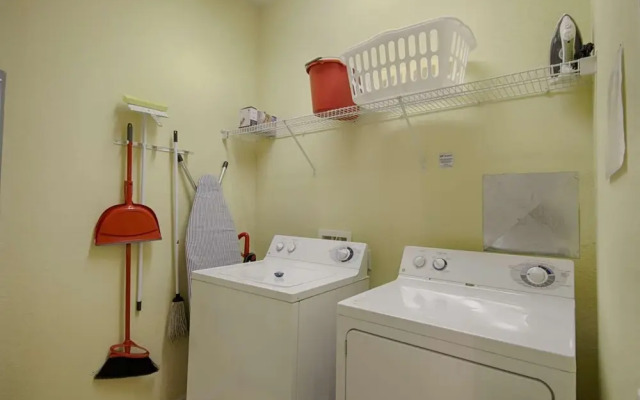 5036 105 Vista Cay