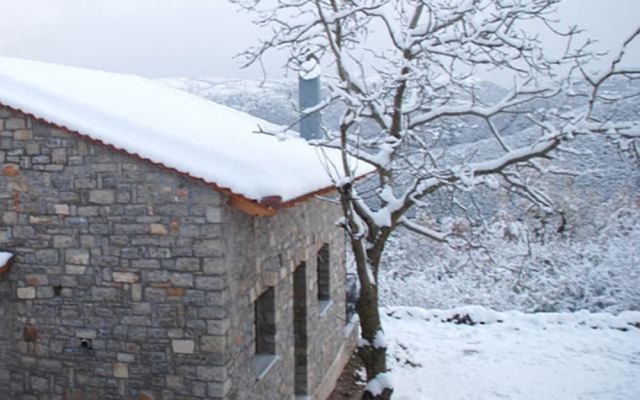 Oreini Nafpaktia Houses